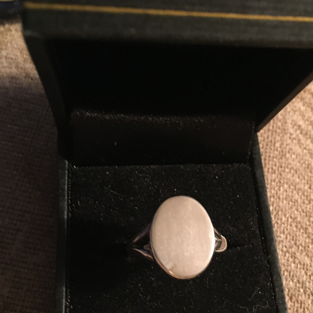 New~ Oval Sterling Silver Ring